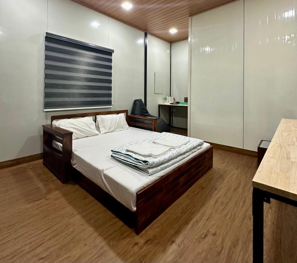 Whoosh Homes Apartment *
