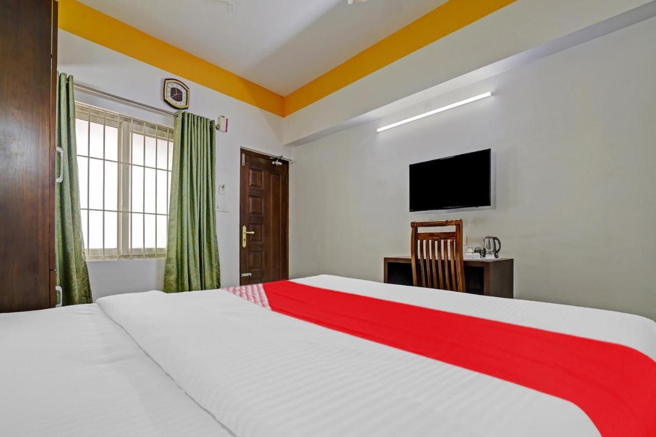 Signature Cochin Hotel