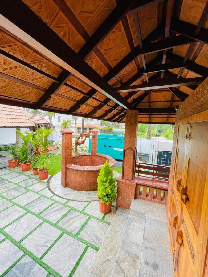 Resort Break Water Palace Kochi