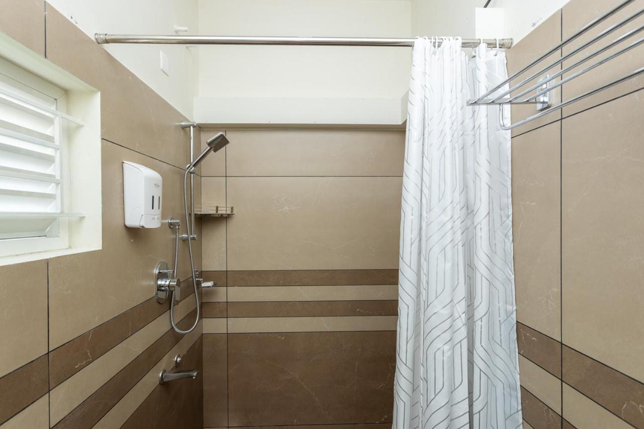 Hotel Esaa Airport 3*