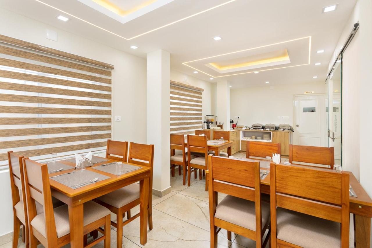Hotel Esaa Airport