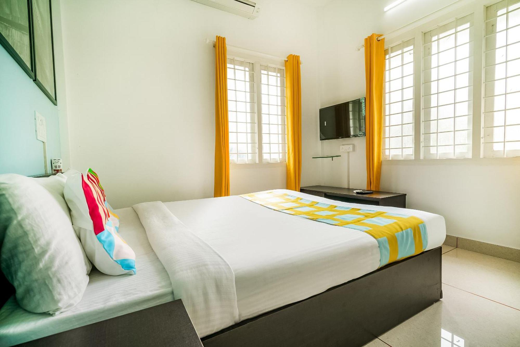 O Thykoodam Apartment *