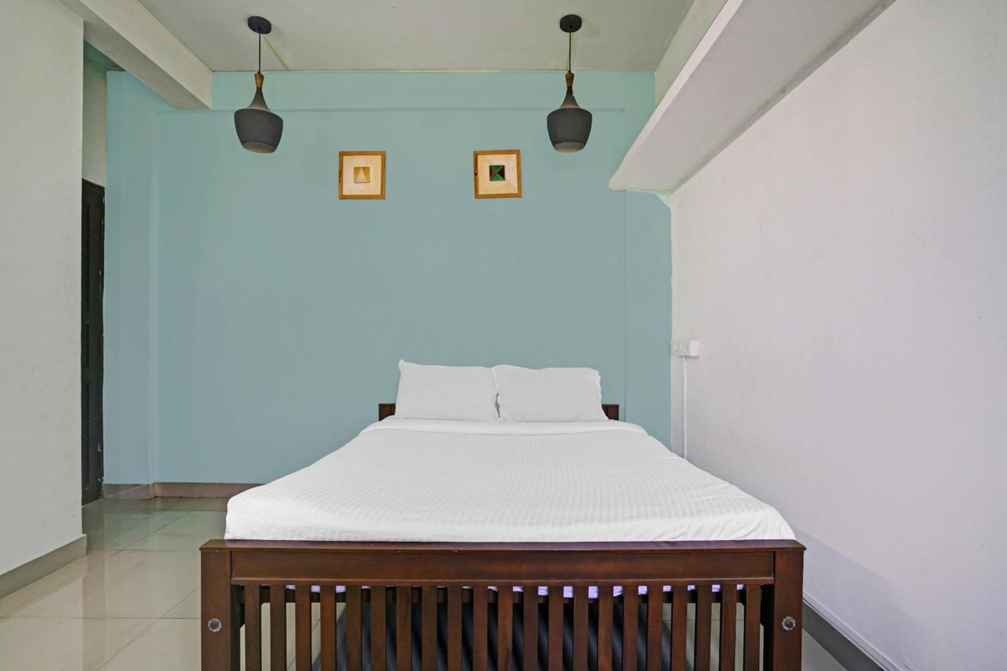 Oyo Nas Tourist 3* Kochi