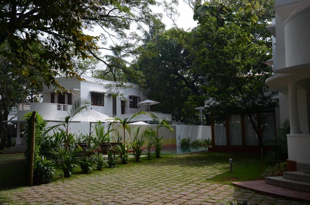 Gate - A Cgh Earth Saha Experience *
