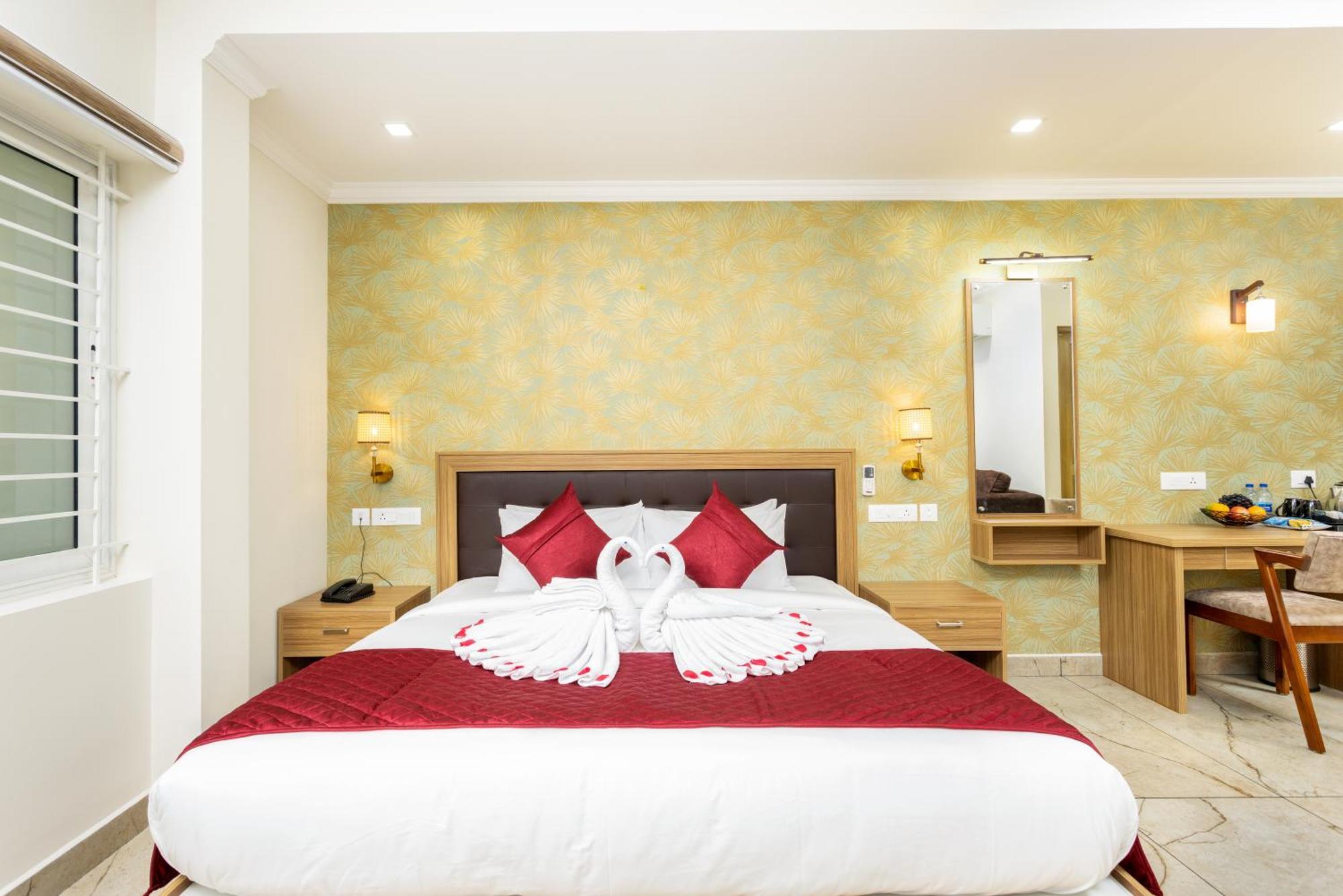 Hotel Esaa Airport Kochi
