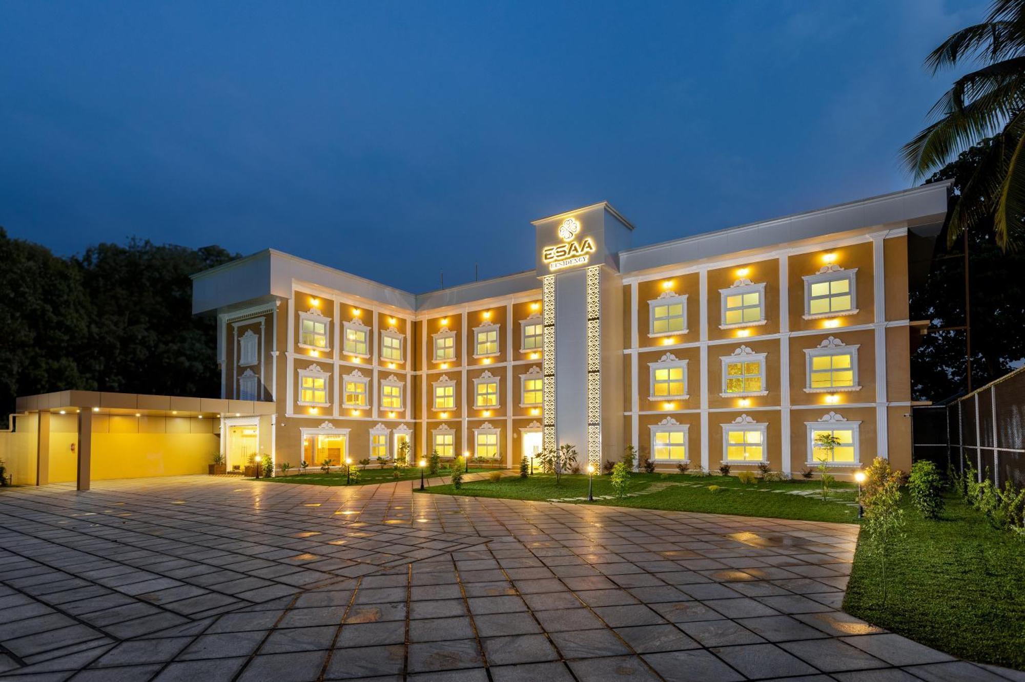 Hotel Esaa Airport 3*