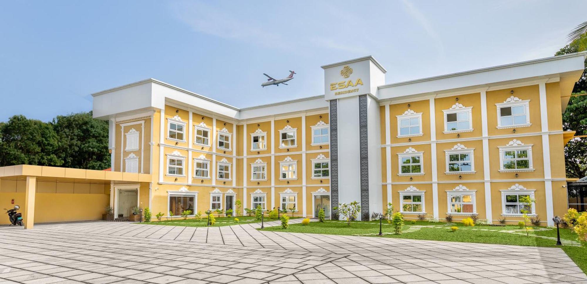 Hotel Esaa Airport 3*