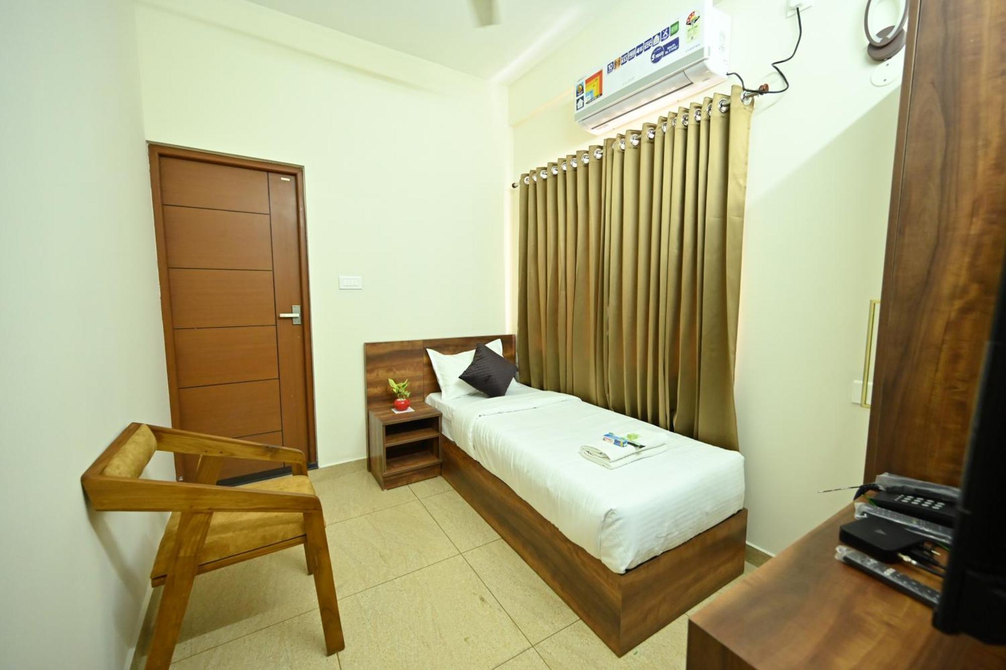 Jay Kay Residency Hotel 3*