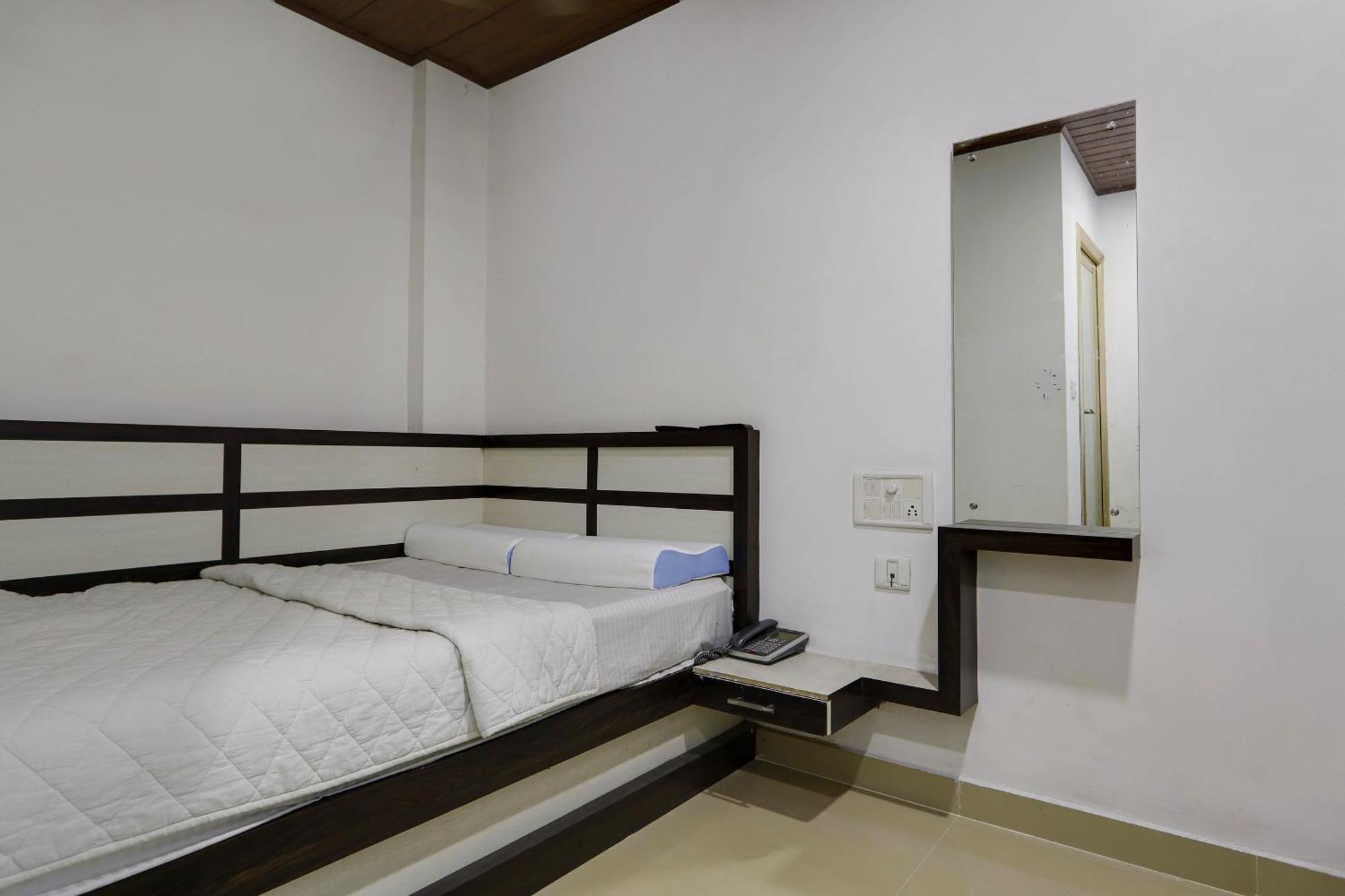 Spot On 48916 Kpm Tourist Hotel Alwaye