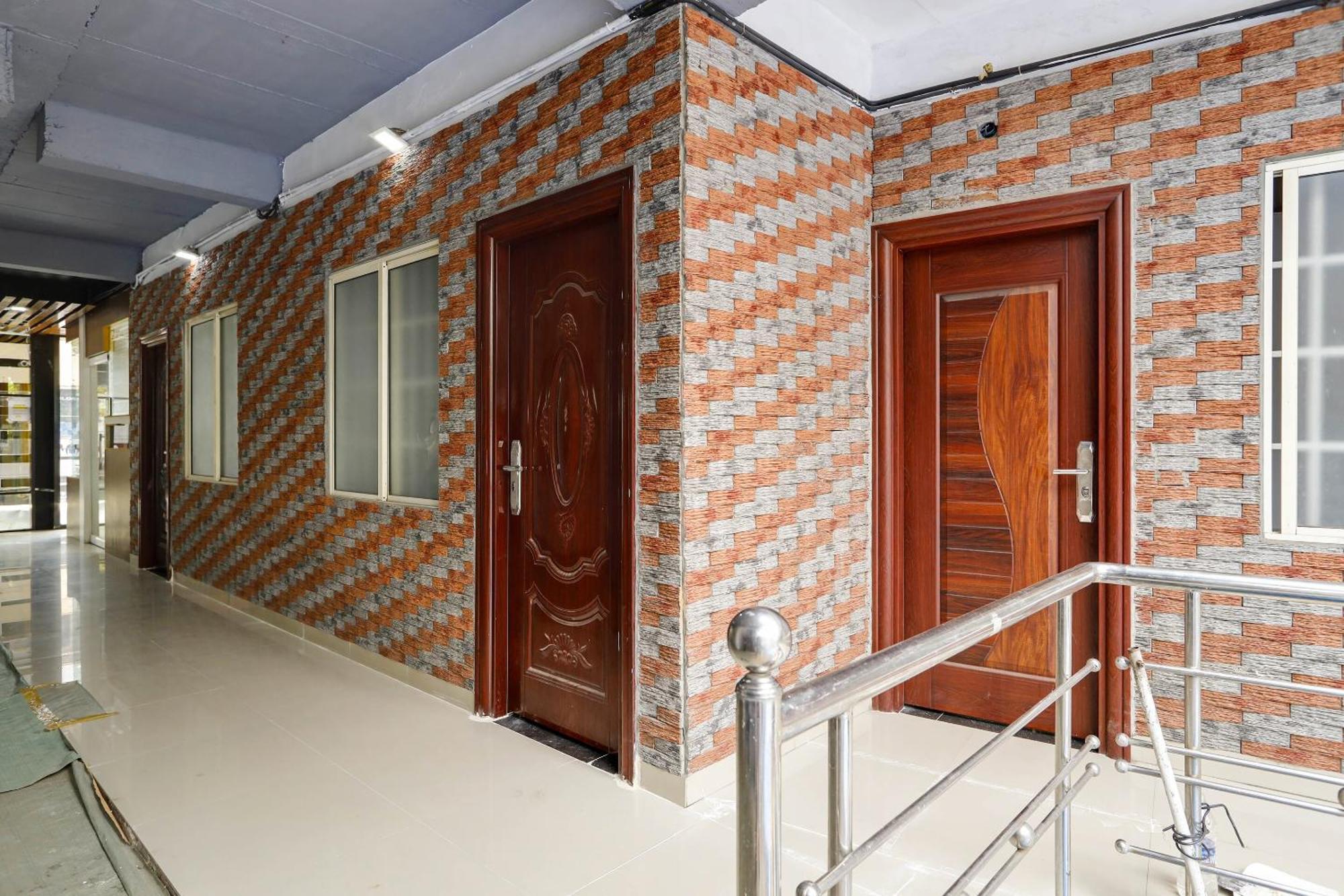 Hotel Spot On 48916 Kpm Tourist 3*
