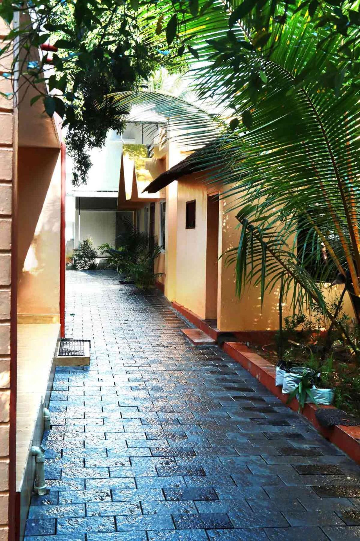 Back Packers Cochin *