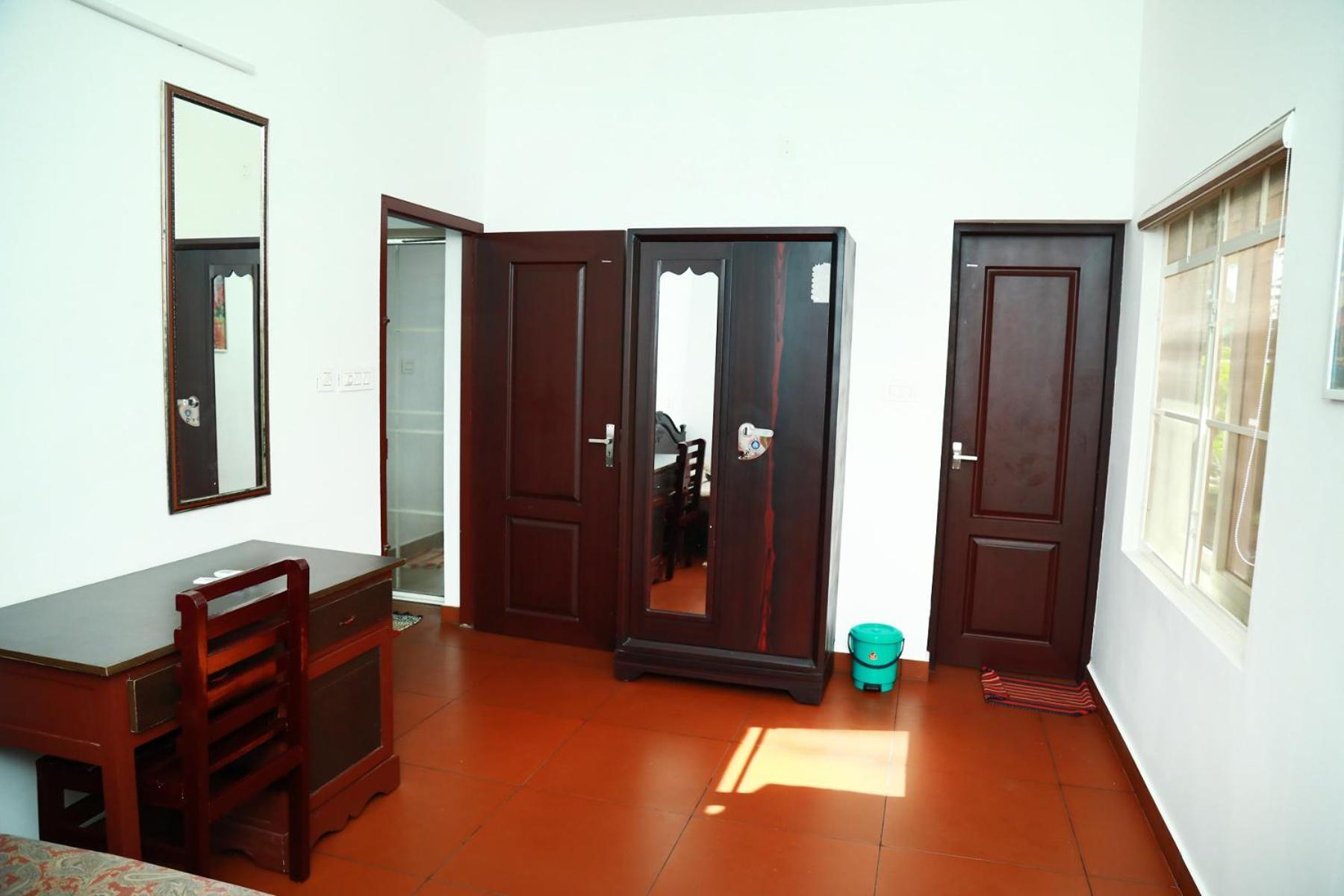 Back Packers Cochin *