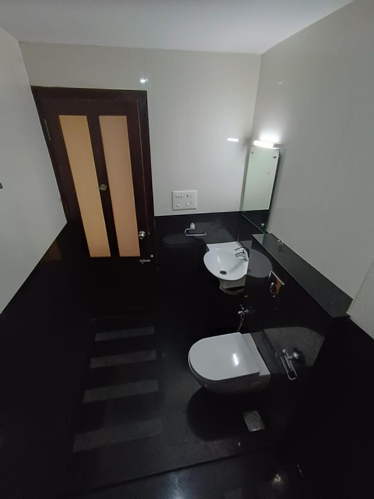 Baywatch Homes Hotel 2*