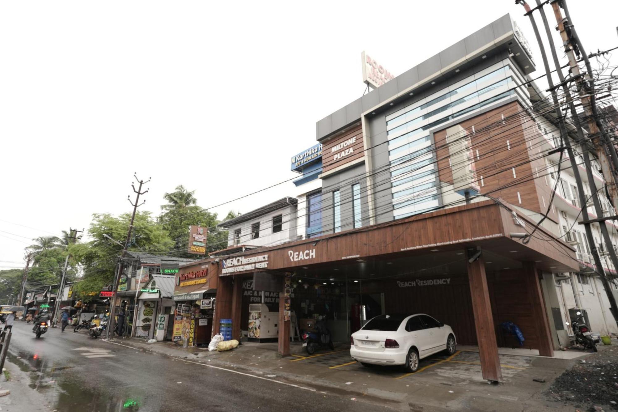 Hotel Reach Residency