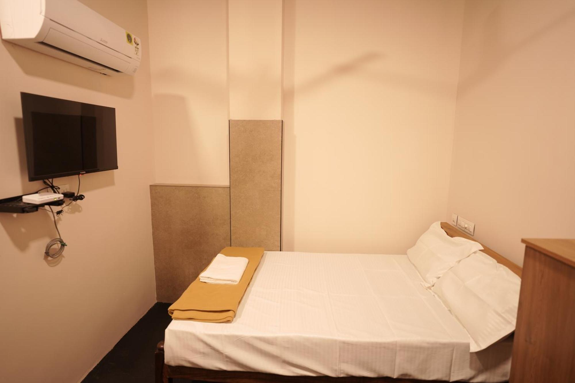 Hotel Reach Residency Kochi