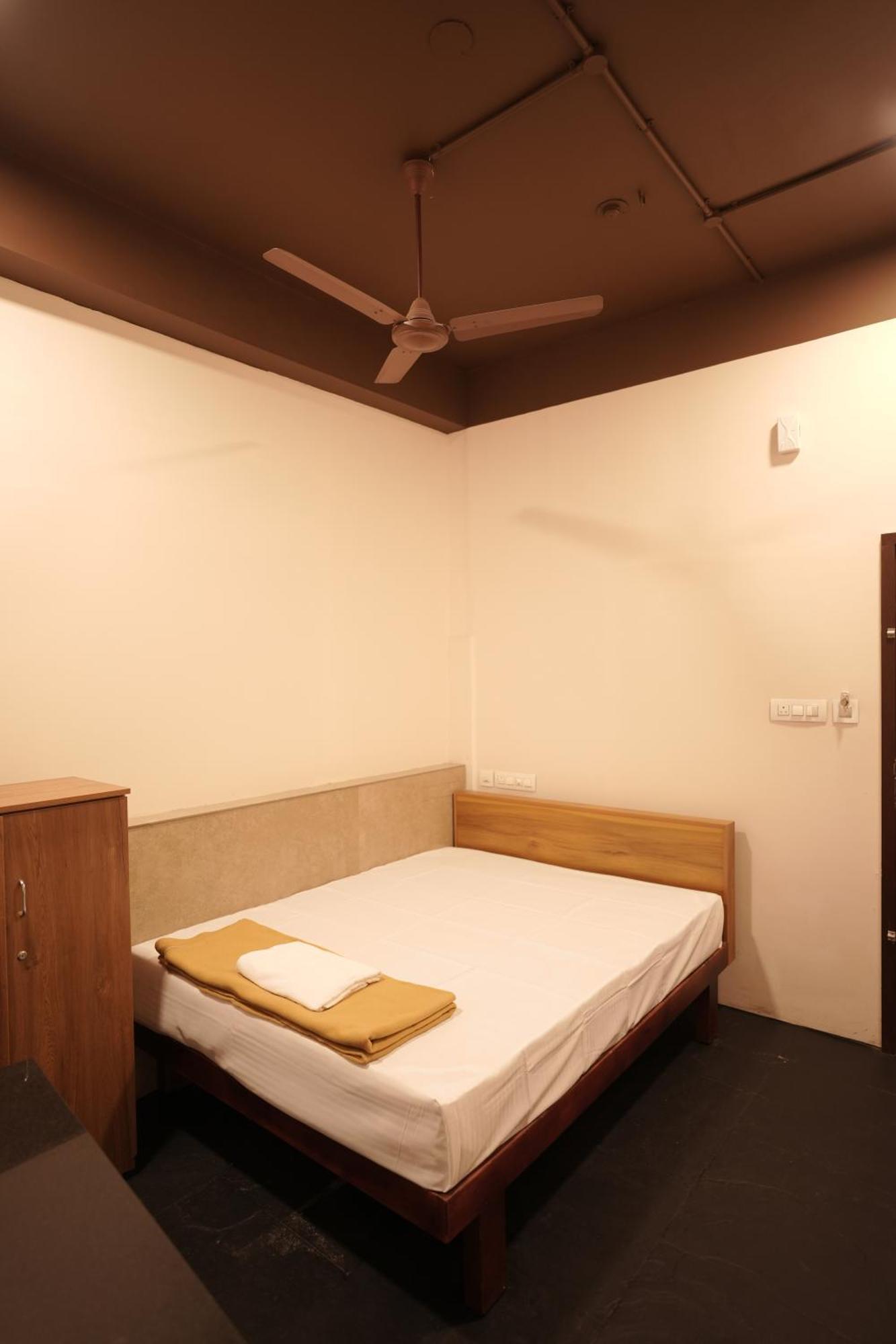 Hotel Reach Residency 2*