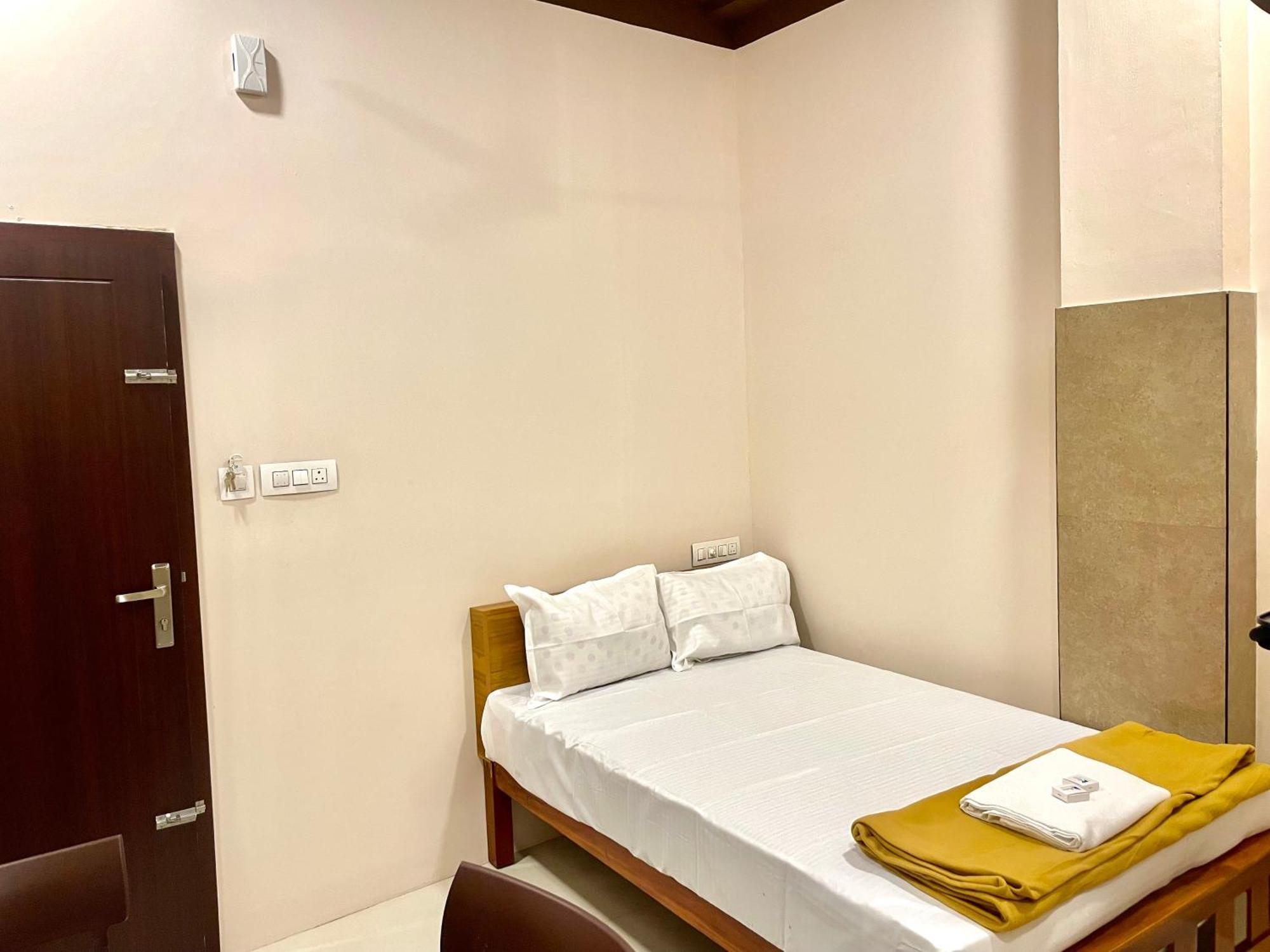 Reach Residency Hotel 2*