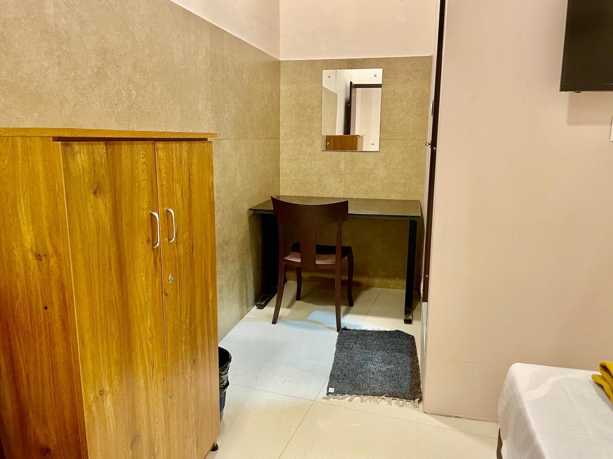 Reach Residency Hotel 2*