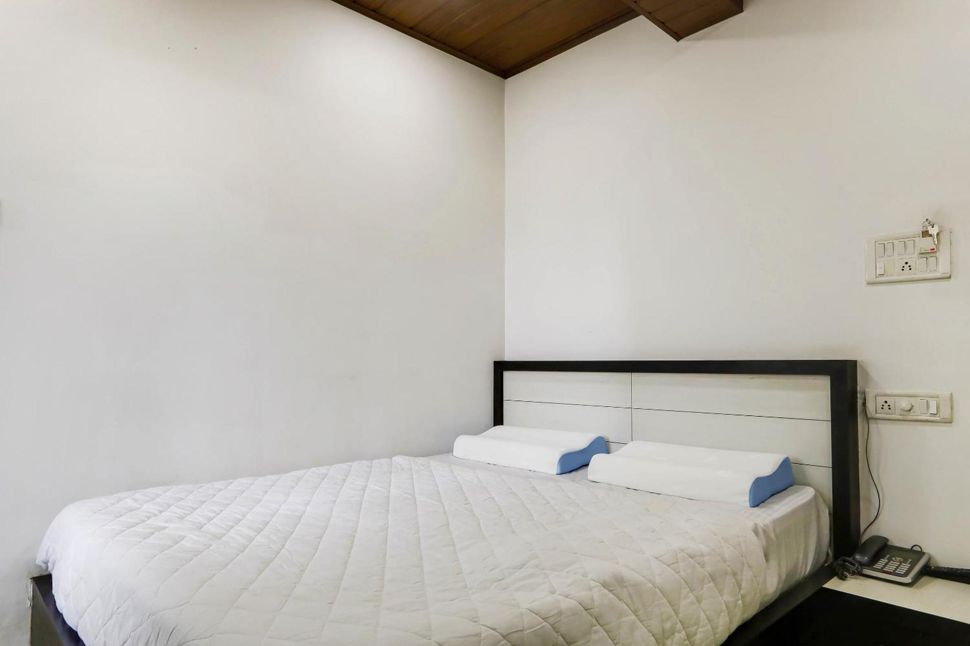Hotel Spot On 48916 Kpm Tourist