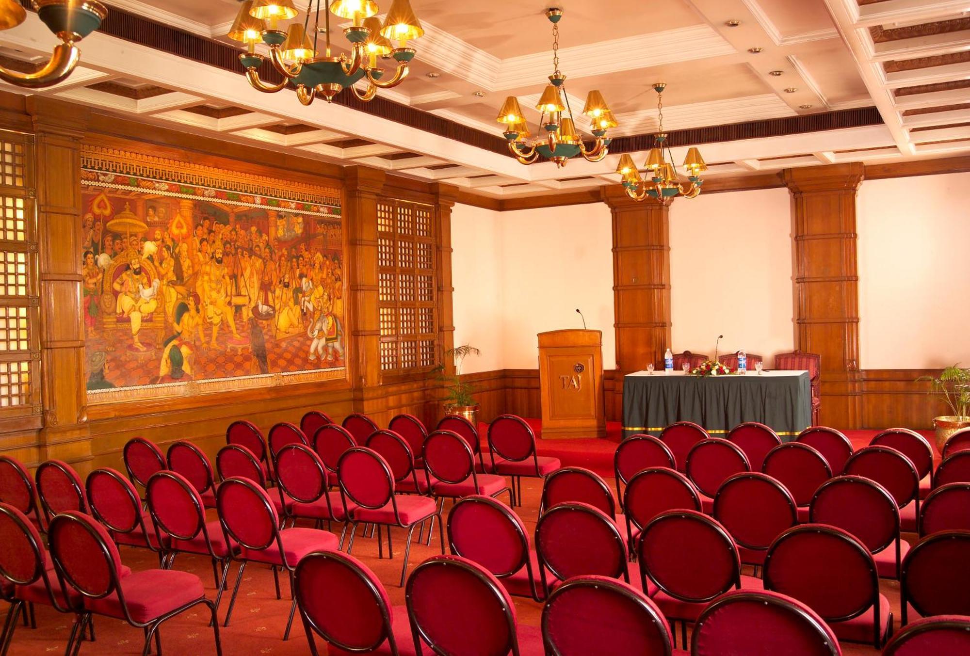 Vivanta Ernakulam, Marine Drive Kochi