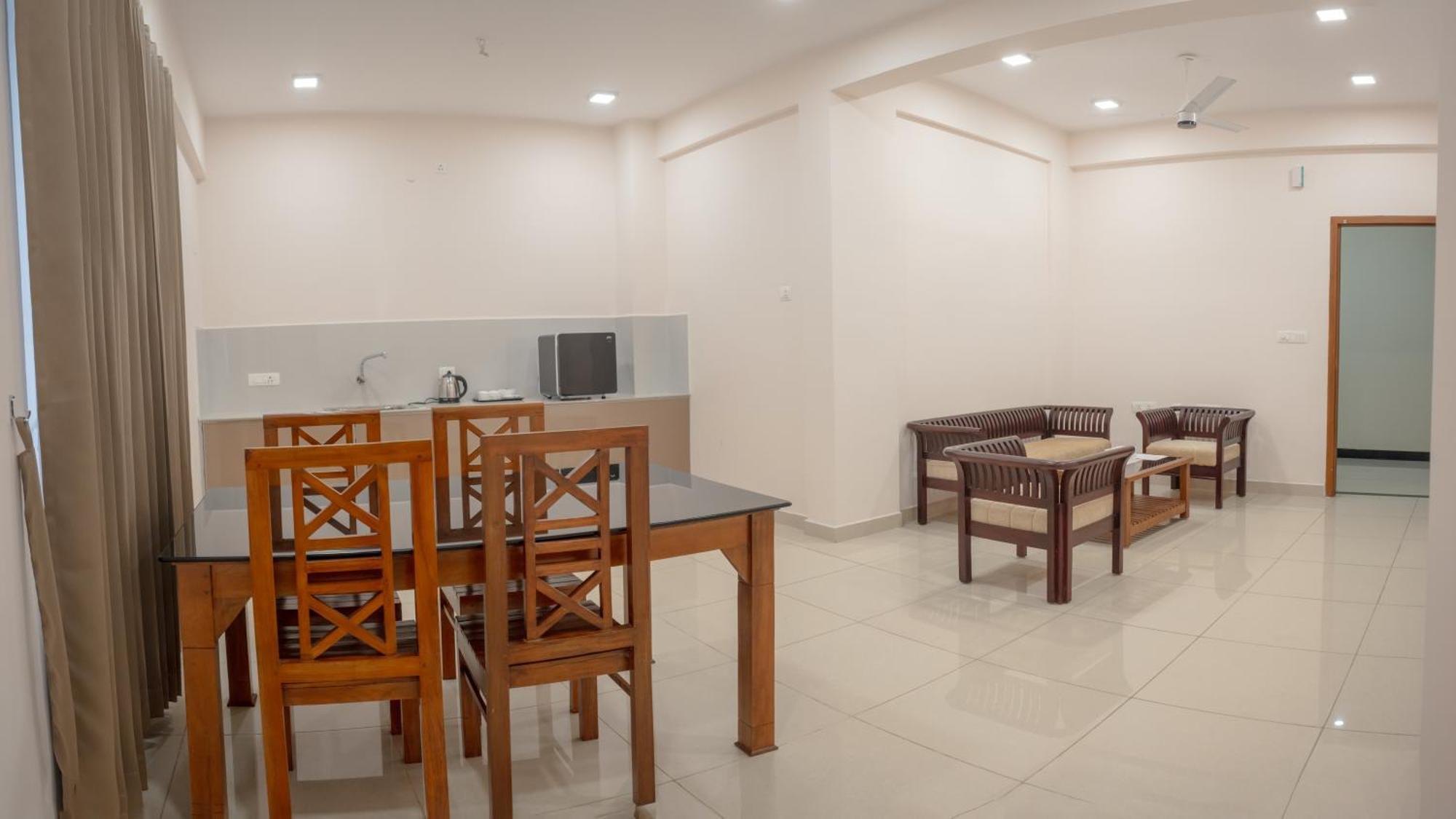 Daffodils Luxury Airport Hotel