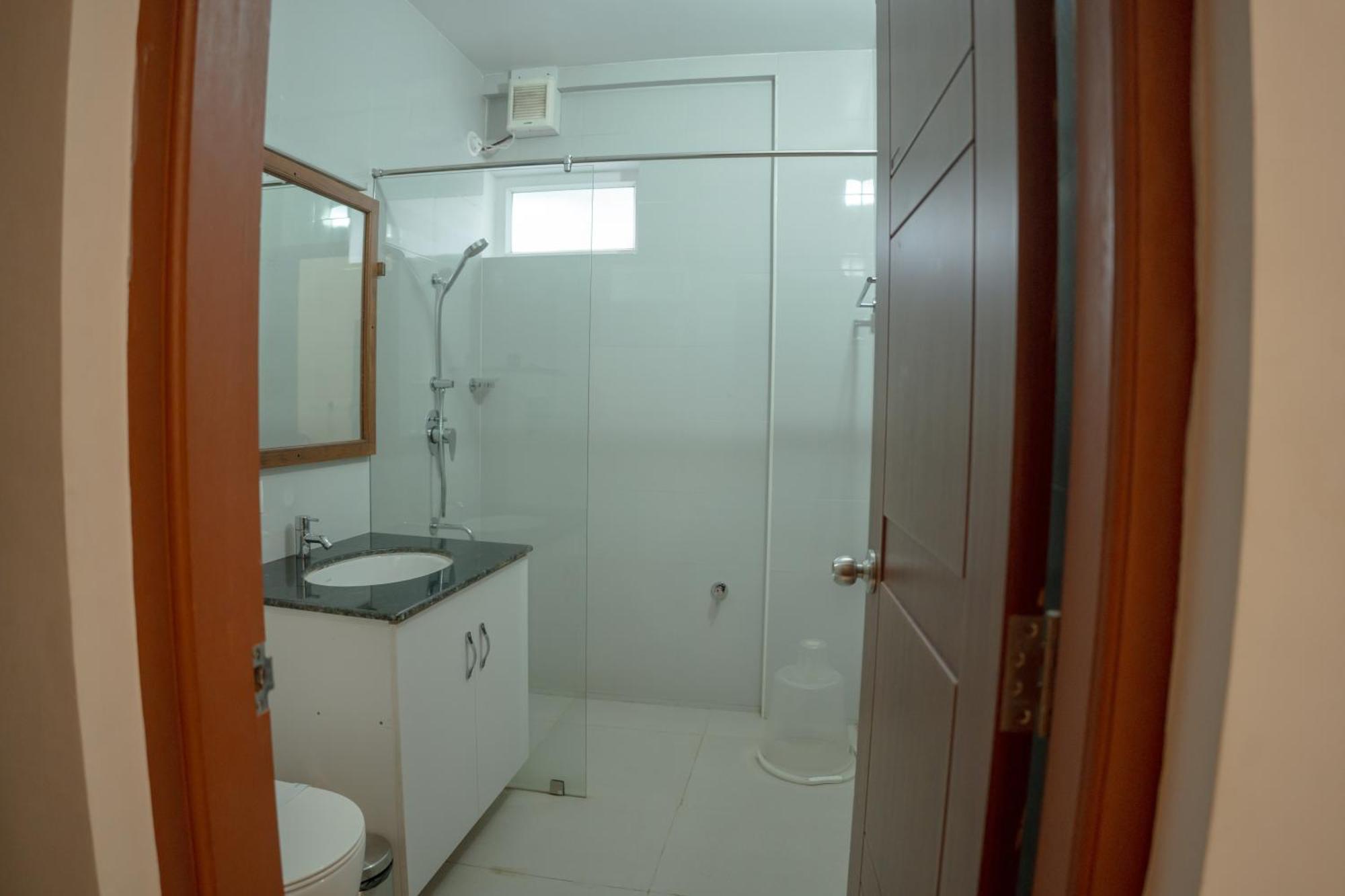 Daffodils Luxury Airport Hotel *