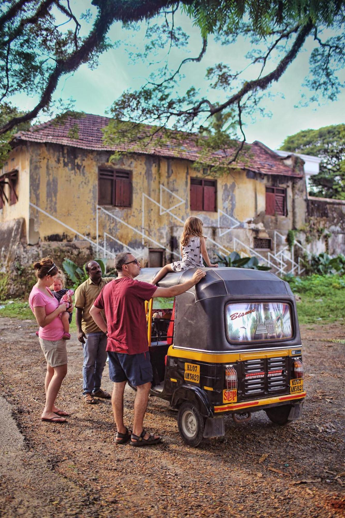 Villa Gate - A Cgh Earth Saha Experience *