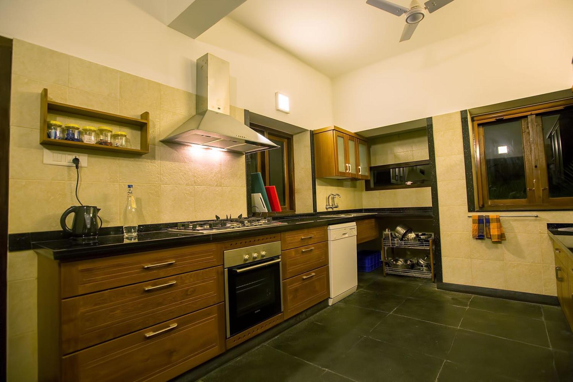 Gate - A Cgh Earth Saha Experience Villa Kochi