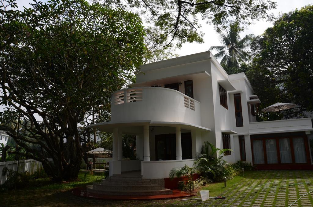 Gate - A Cgh Earth Saha Experience *
