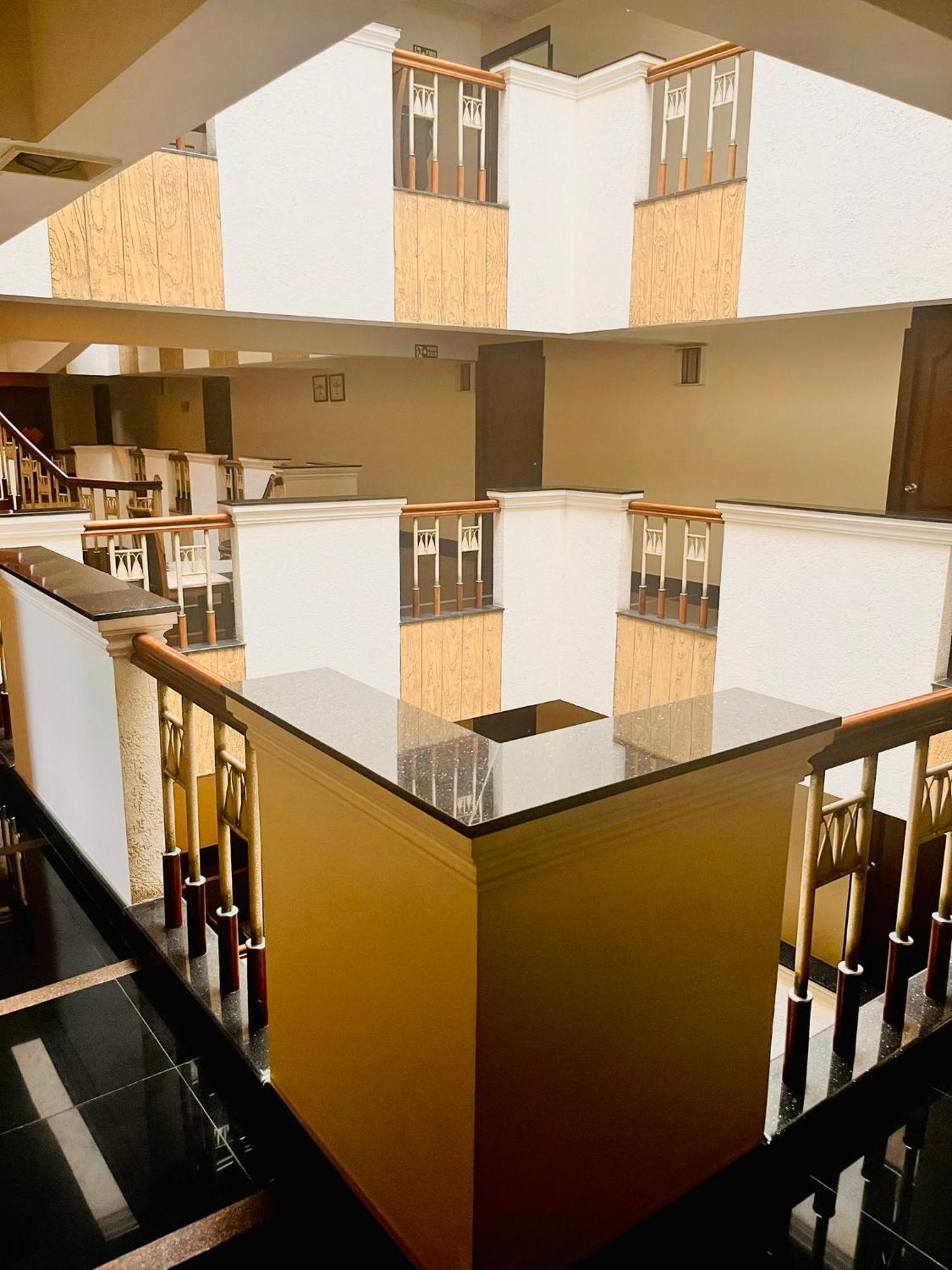 Joy - Exclusive Private 4-star Ac Inside Lotus 8 - 3 Min Walk From Cochin Airport * Kochi