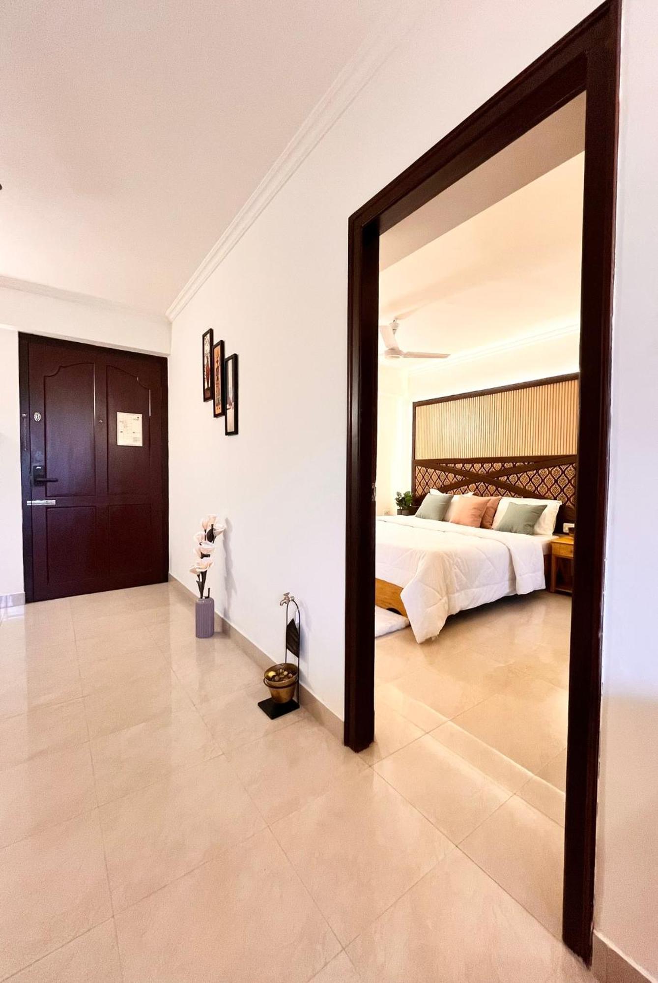 Joy - Exclusive Private 4-star Ac Inside Lotus 8 - 3 Min Walk From Cochin Airport