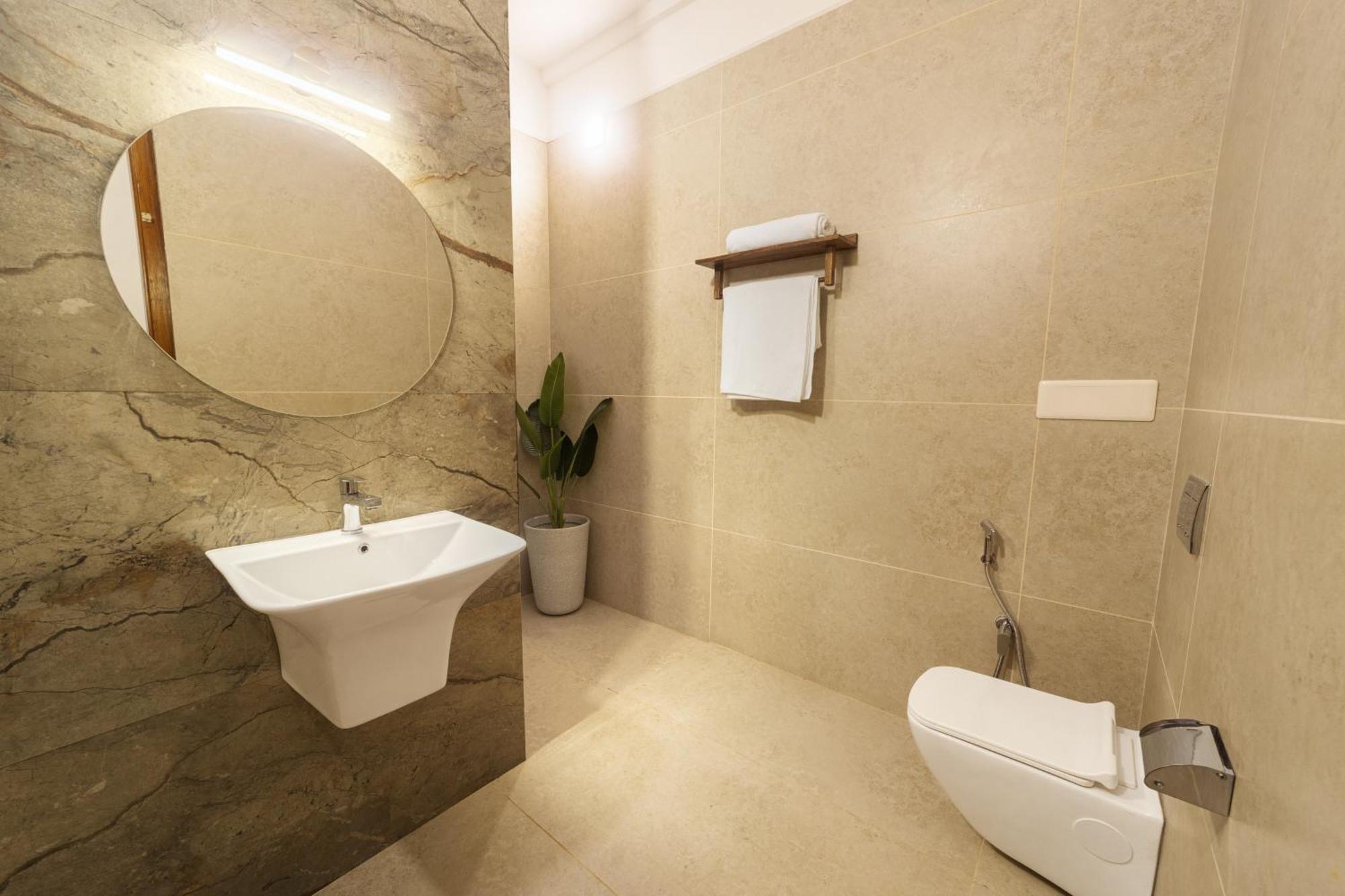 The Zenith - Premium Pool * Kochi