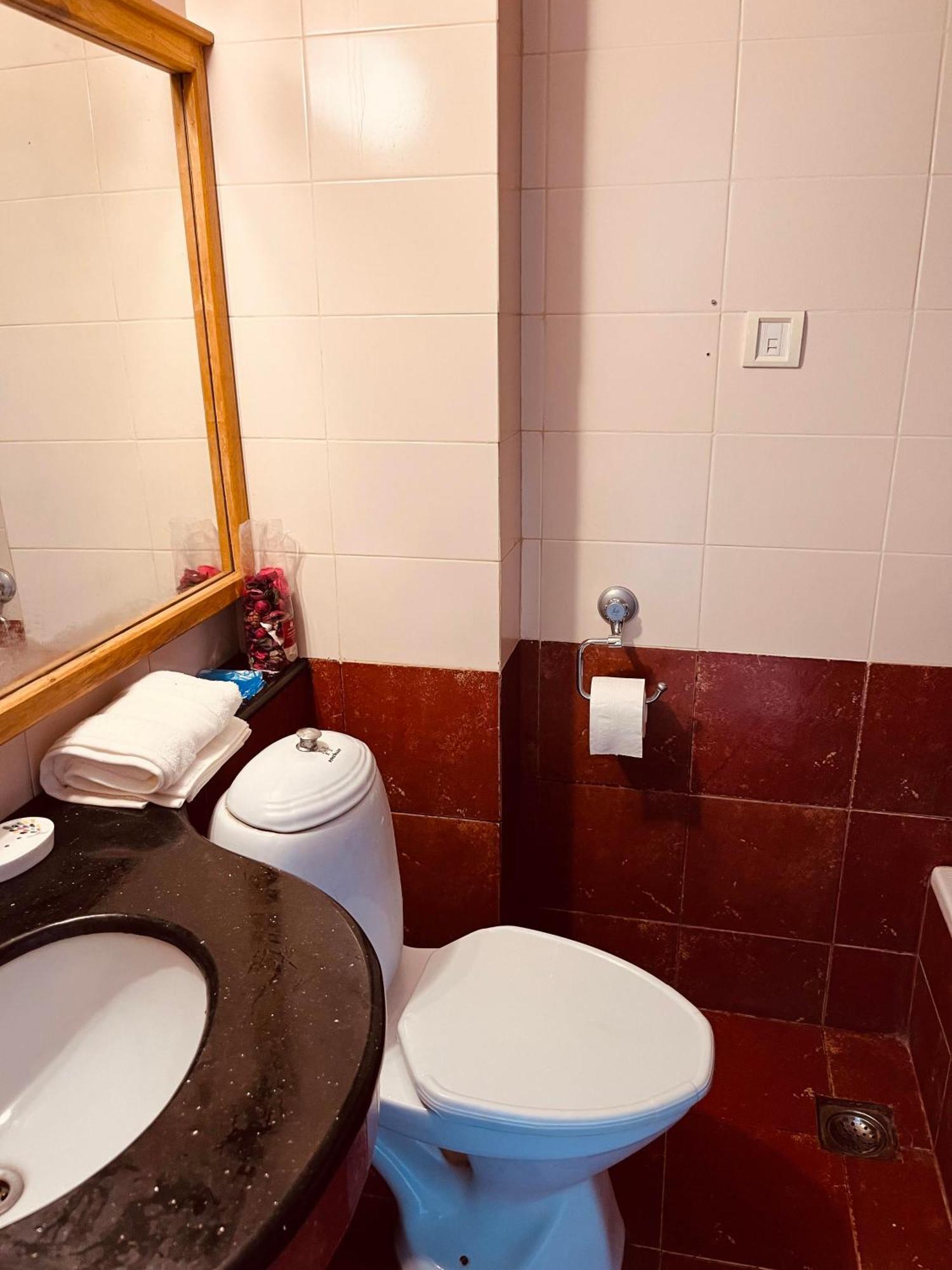 Joy - Exclusive Private 4-star Ac Inside Lotus 8 - 3 Min Walk From Cochin Airport Aparthotel *