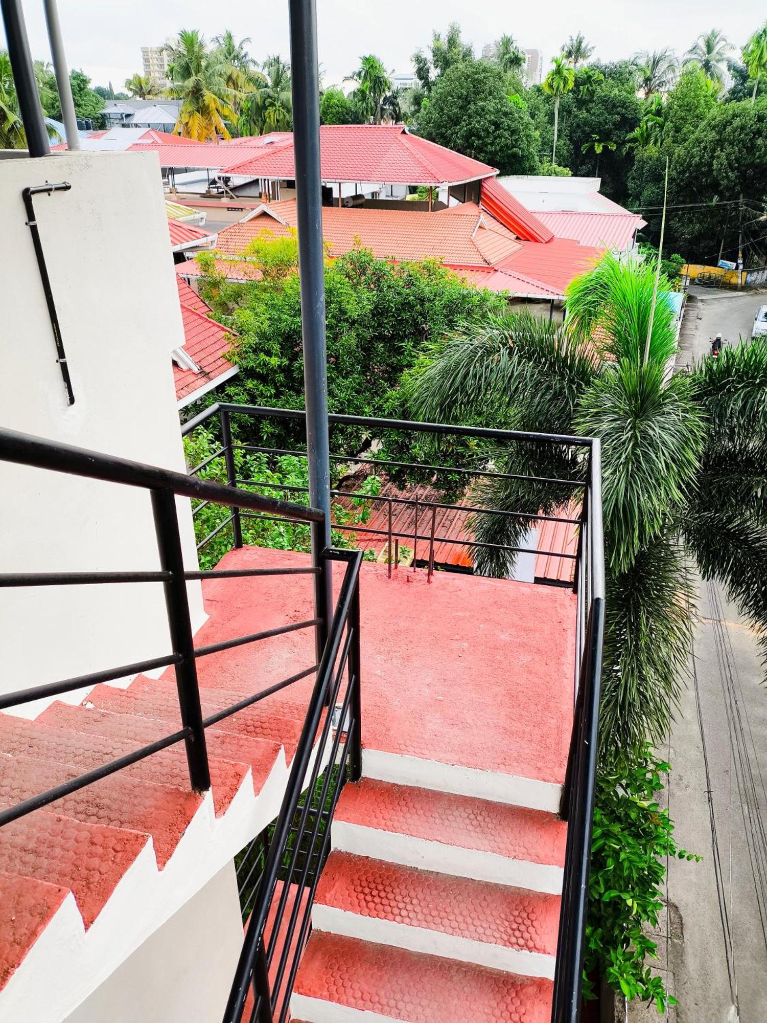 Stayzo Hostel Kochi