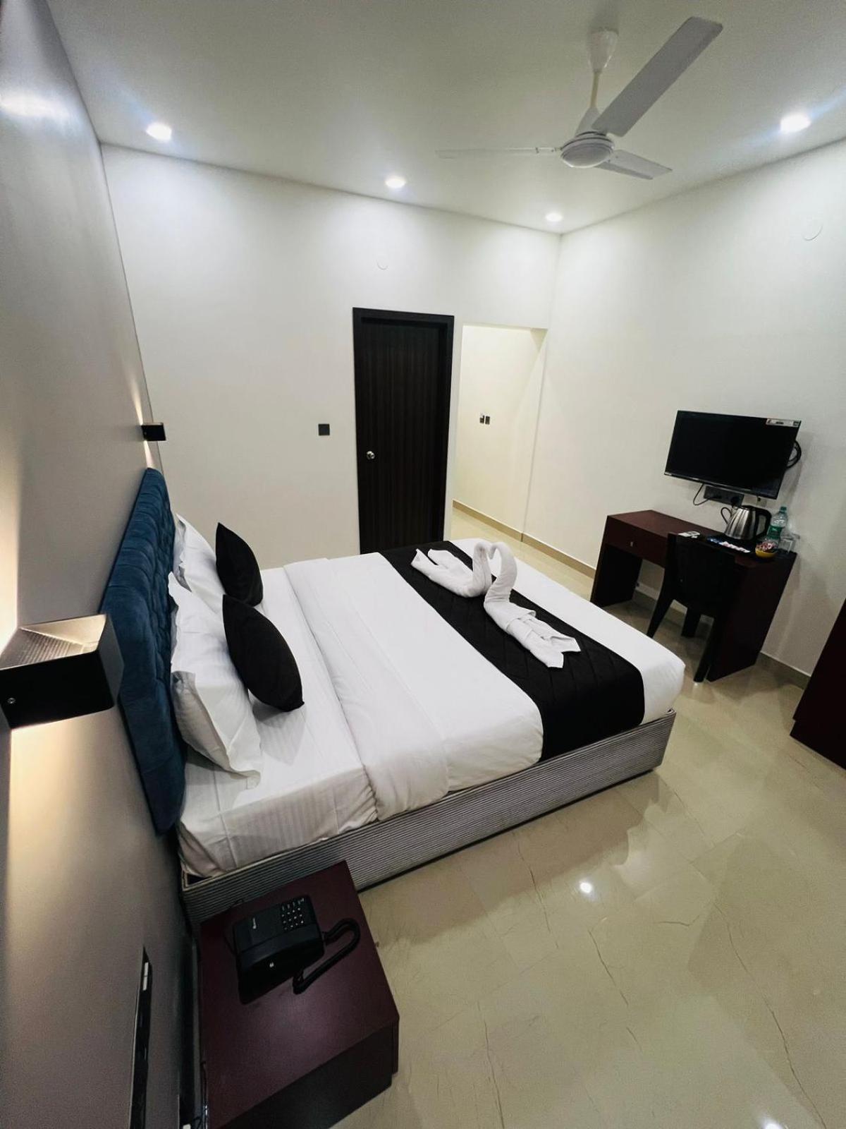 The Lotaz Hotel Kochi