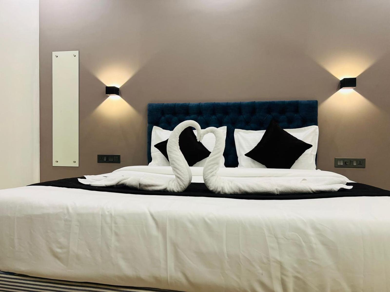 Hotel The Lotaz Kochi