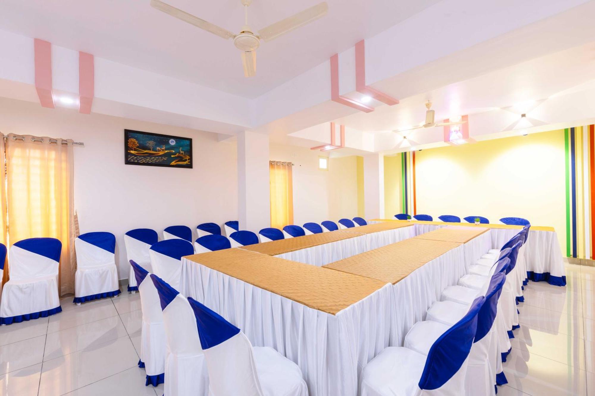 Hotel Treebo Airsuite Airport Kochi