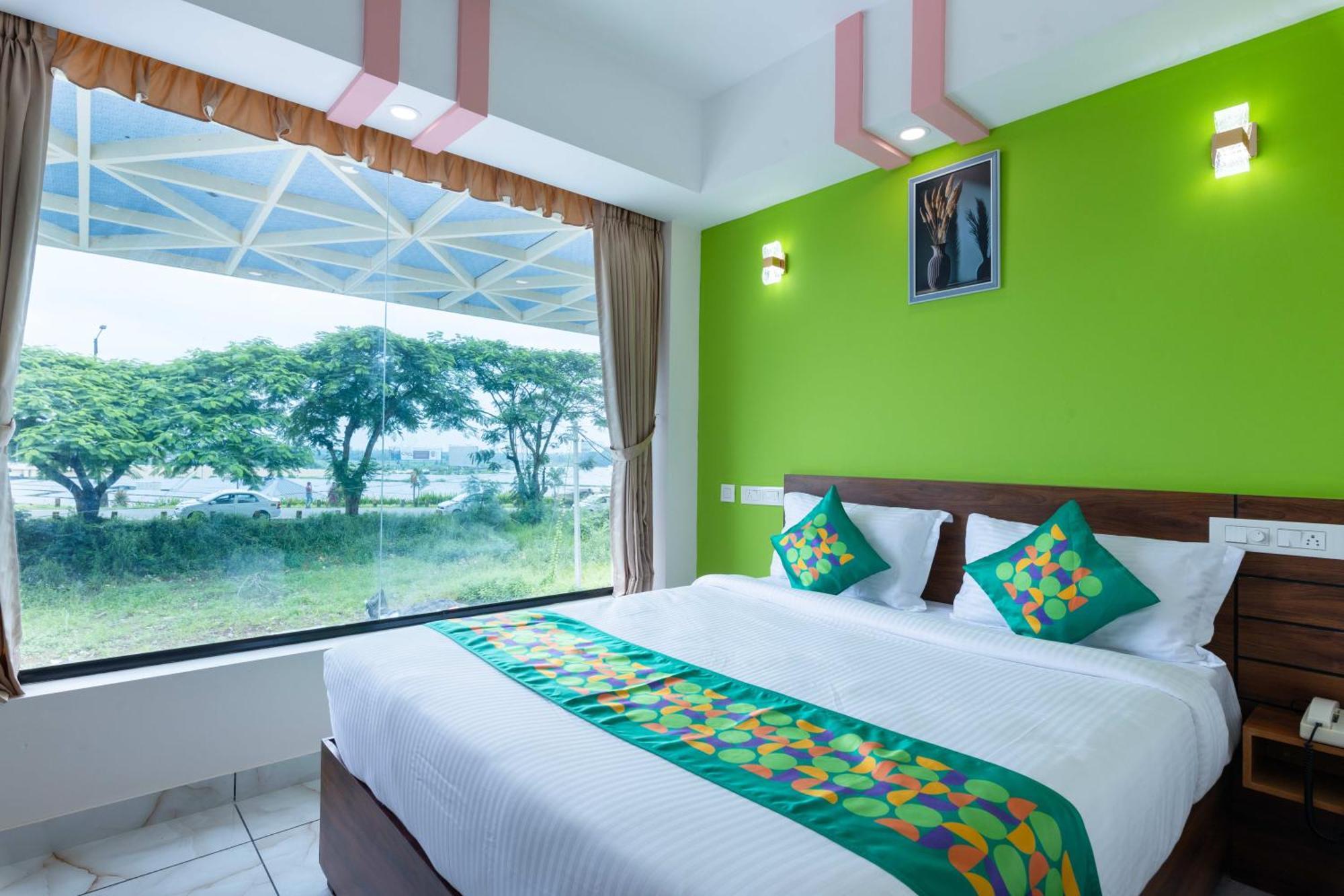 Treebo Airsuite Airport Hotel 3*