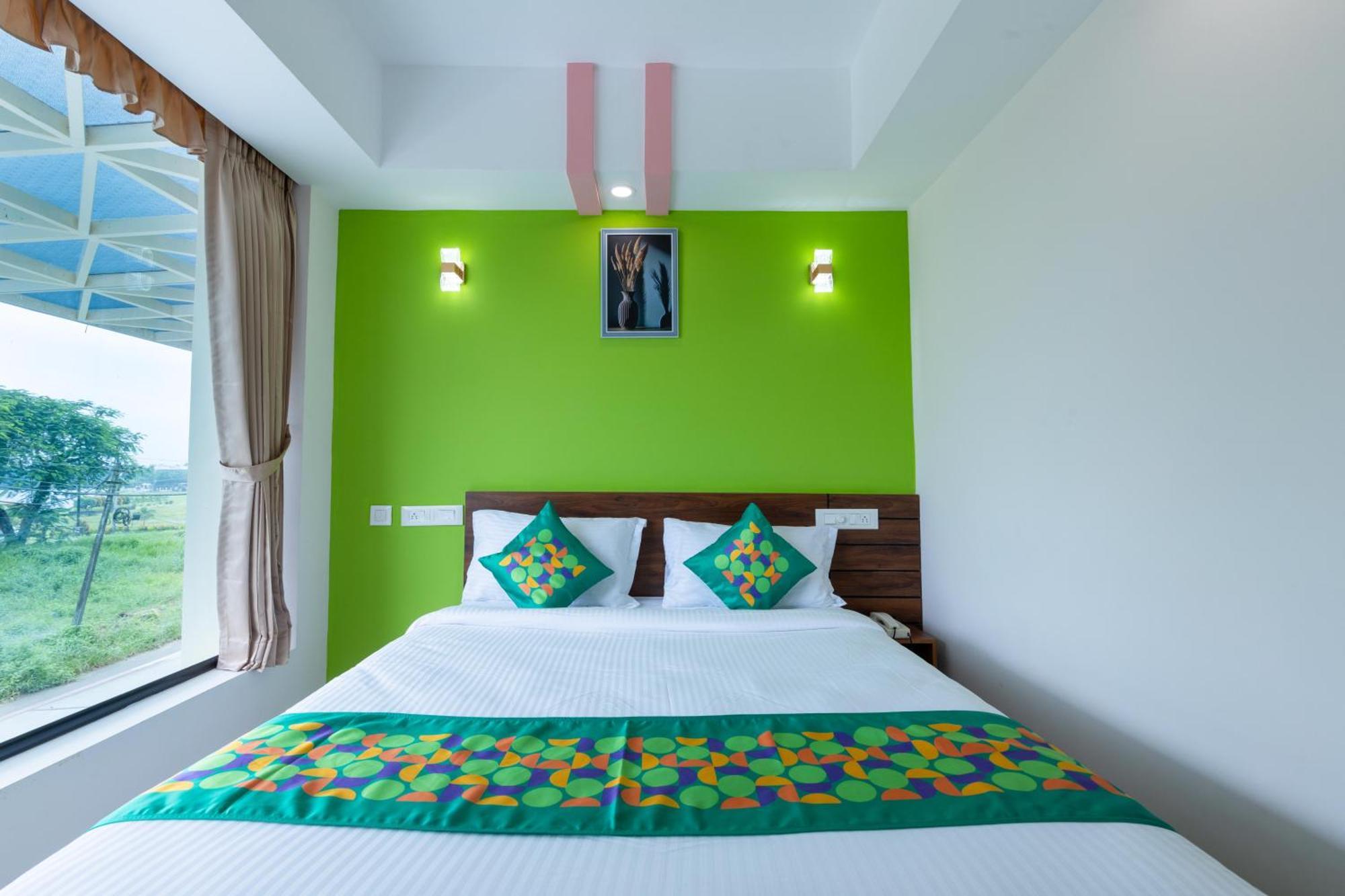 Treebo Airsuite Airport Hotel 3*