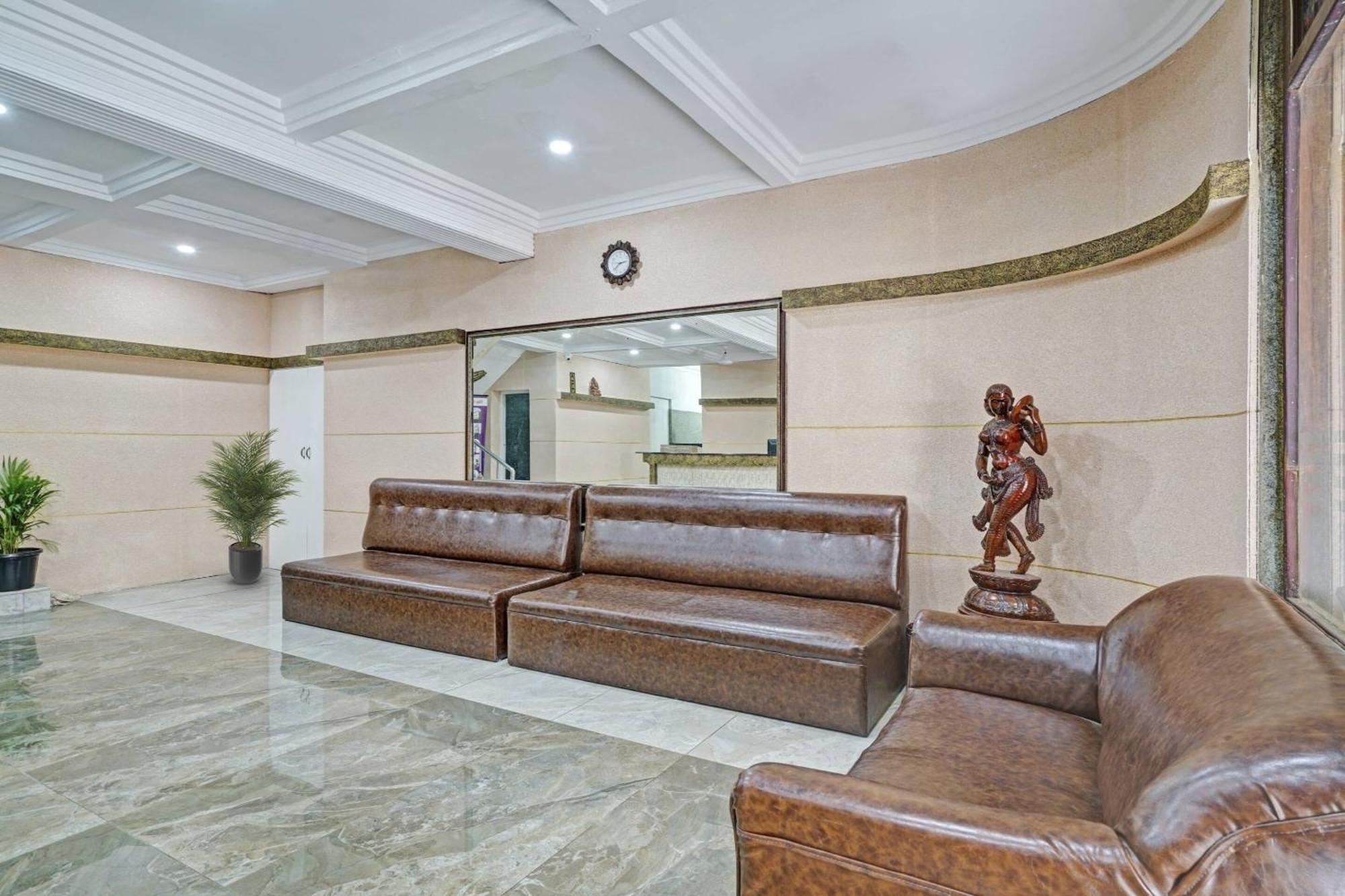 Capital O Rayan Plaza 3* Kochi