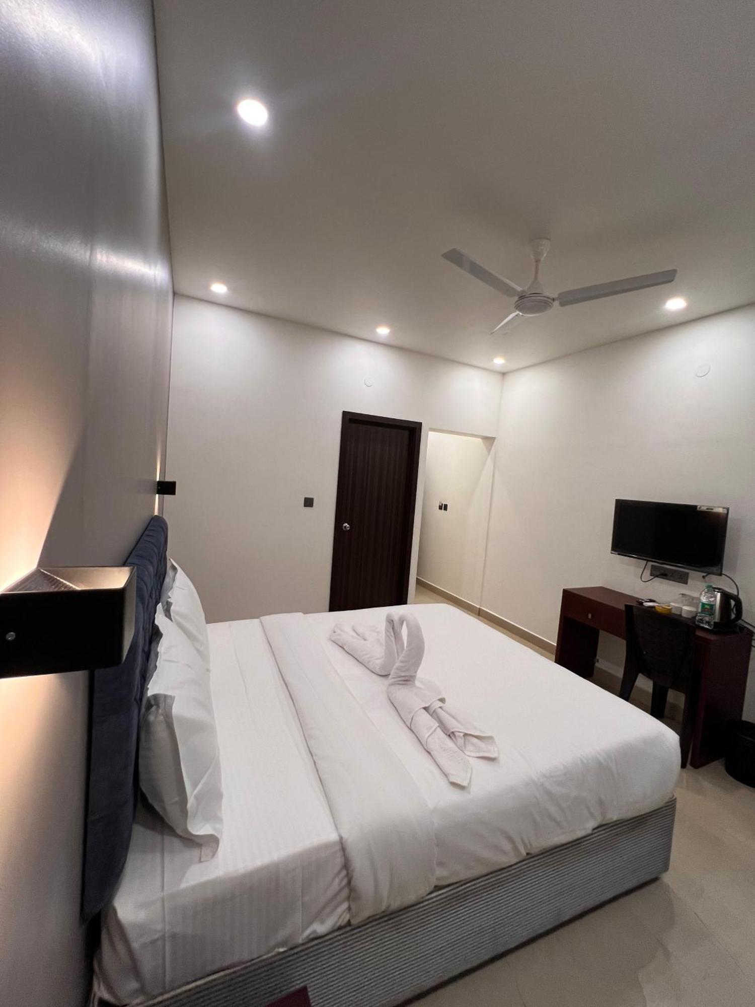 Hotel The Lotaz 3*