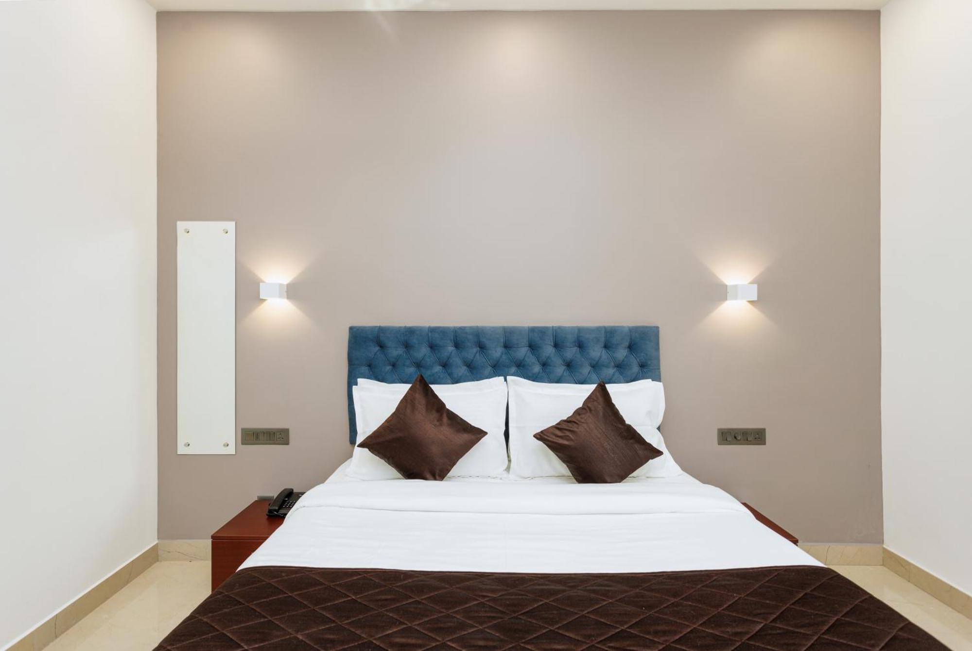 Hotel The Lotaz Kochi