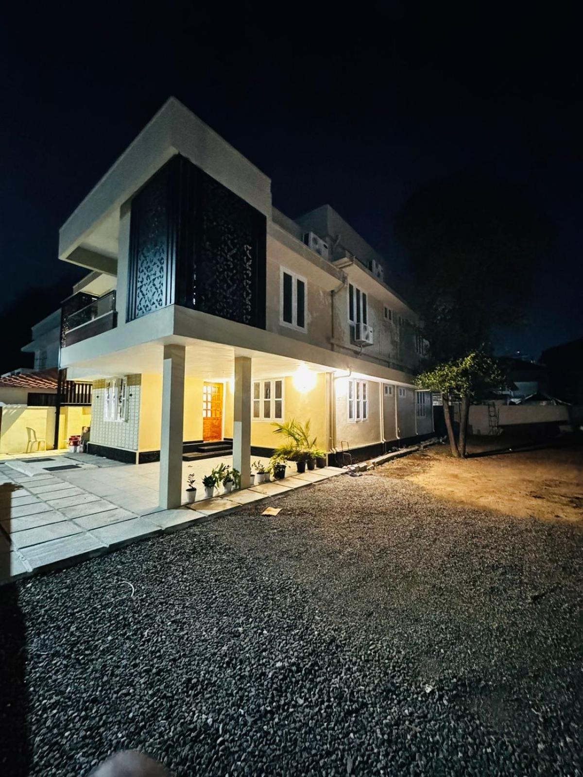 Apartment Reymah Homes Family Bookings Only *