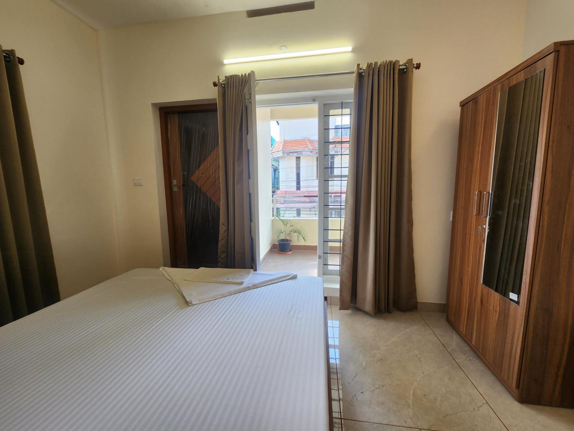 Reymah Homes Family Bookings Only *