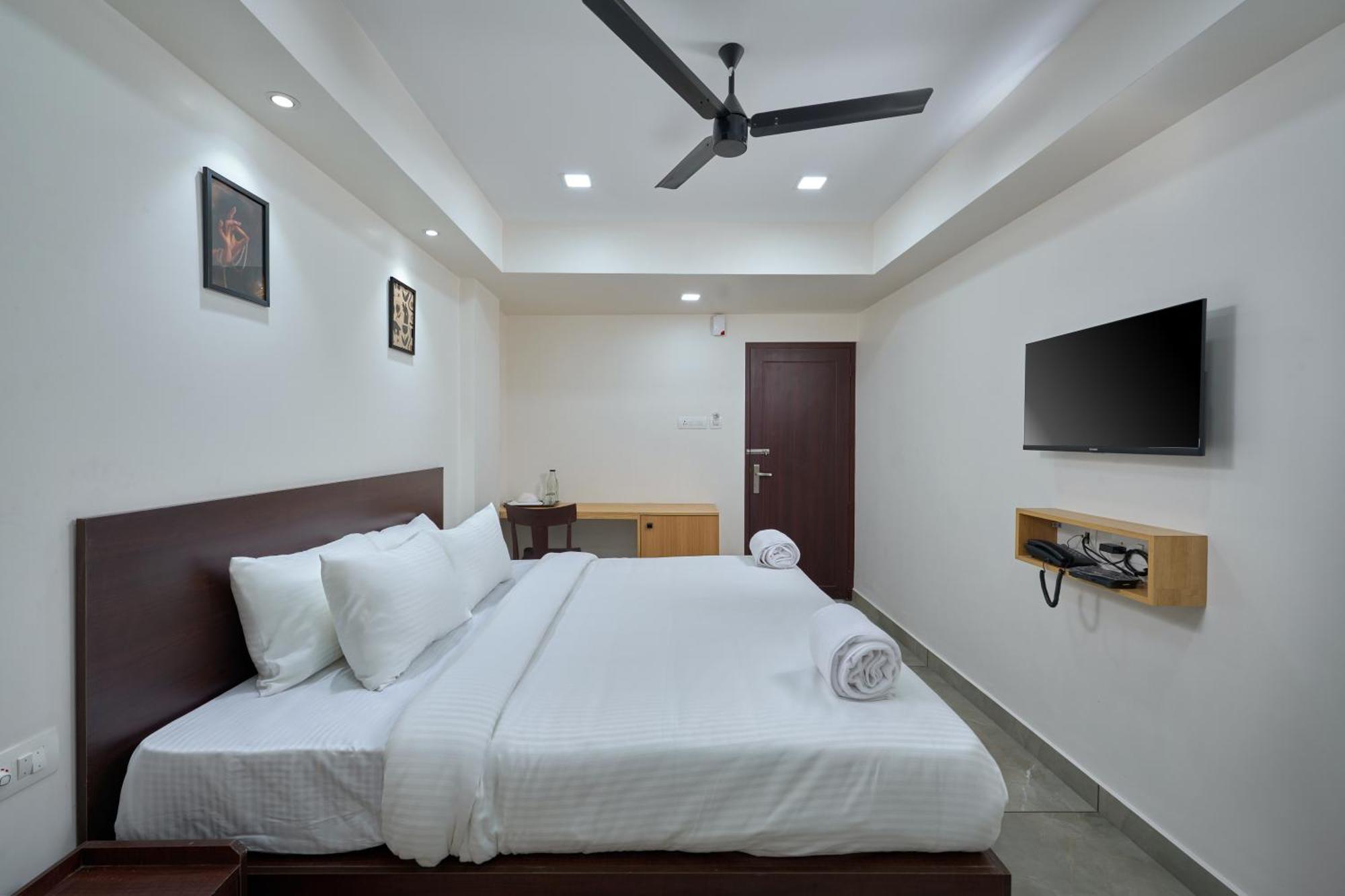 Reach Hotel 2*