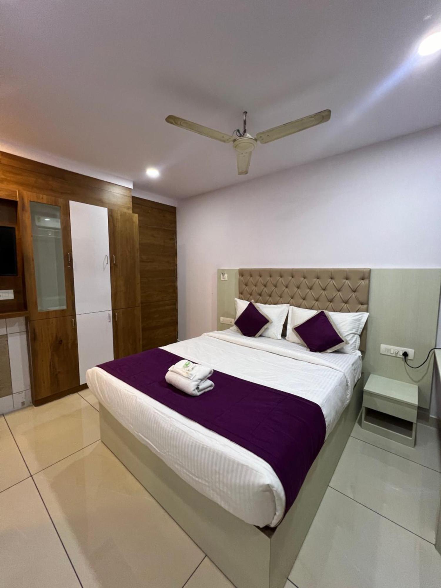 Hotel Tcs 2*
