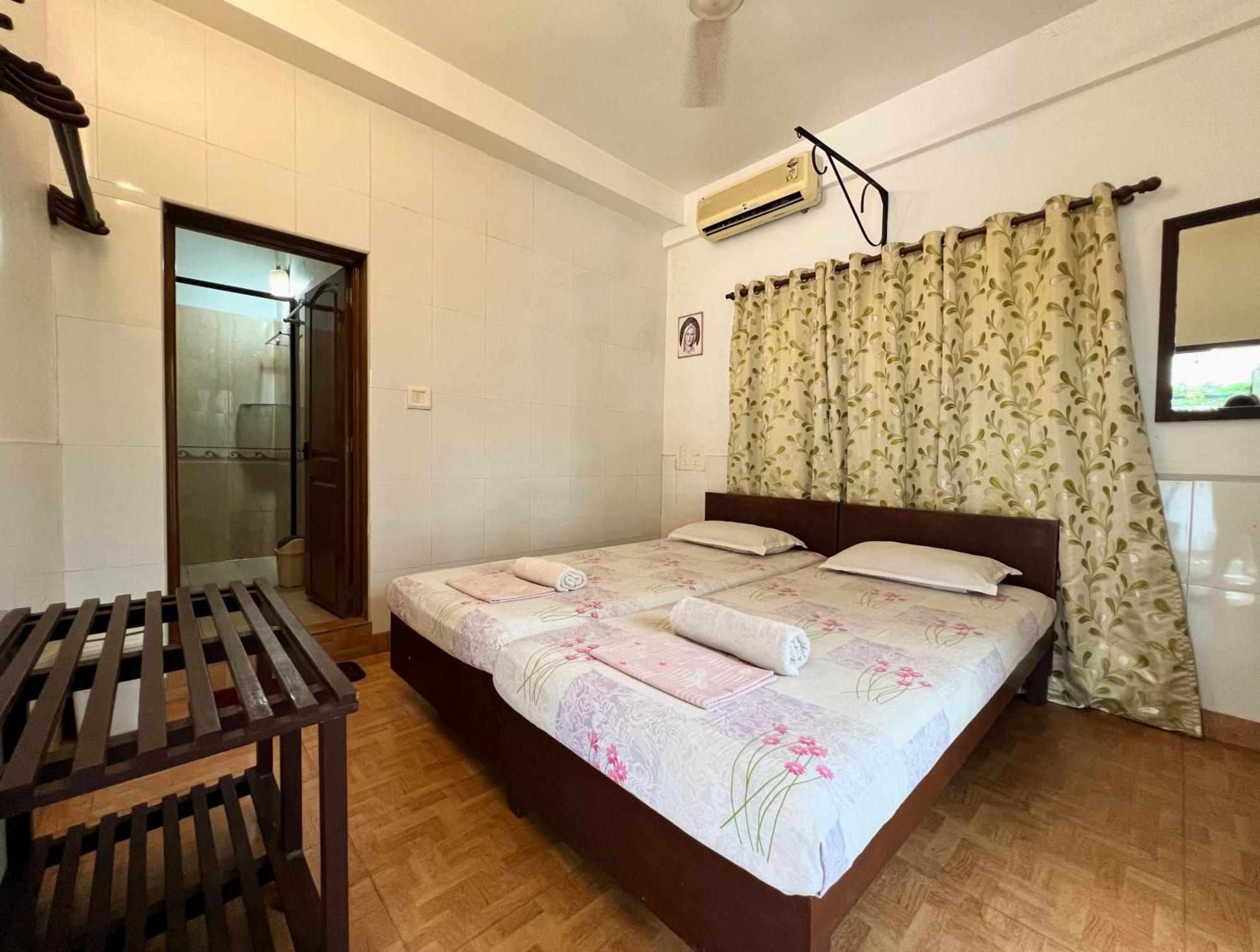 Reds Residency - * Kochi