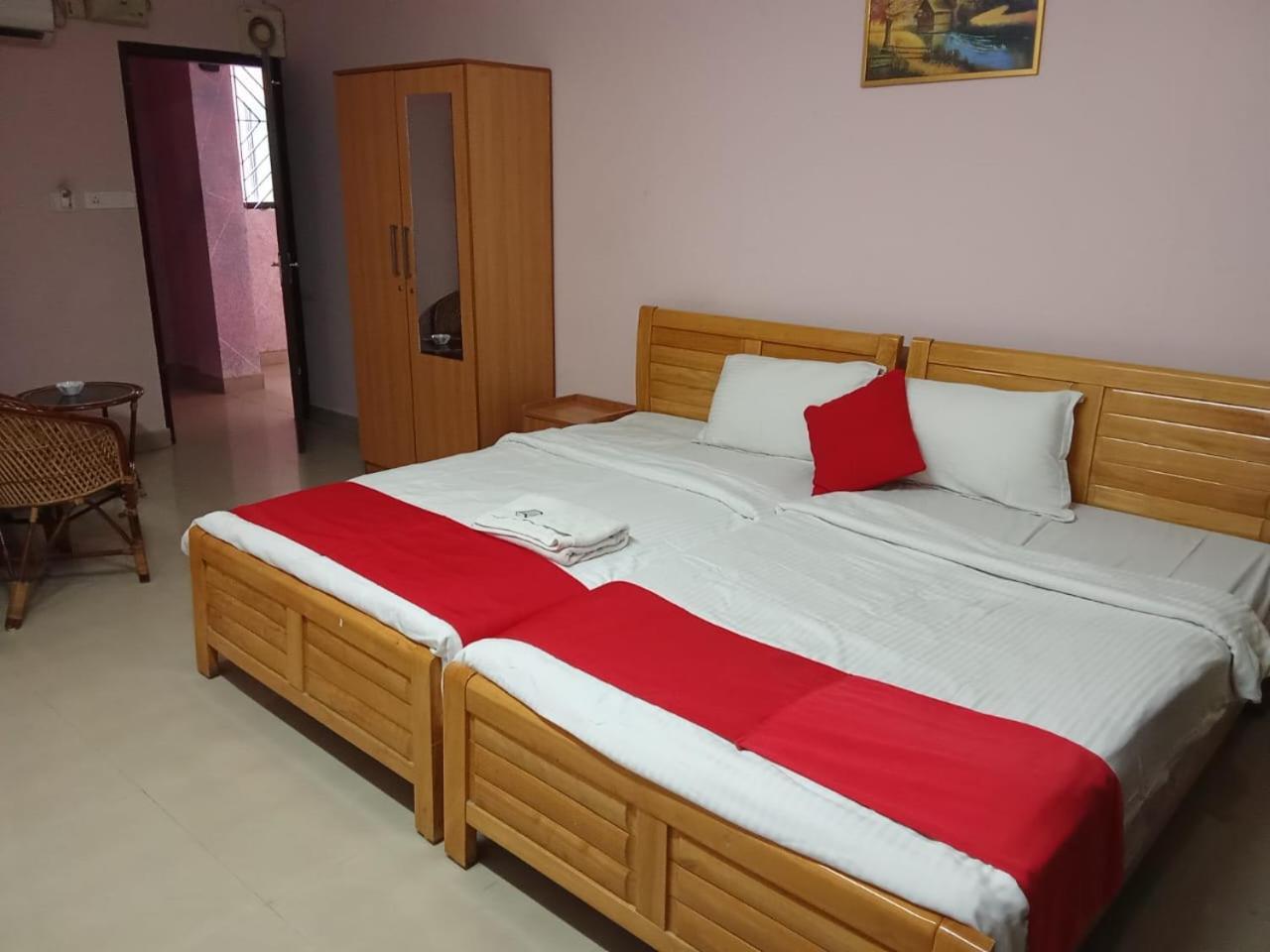 Tri-star Regency Hotel Kochi