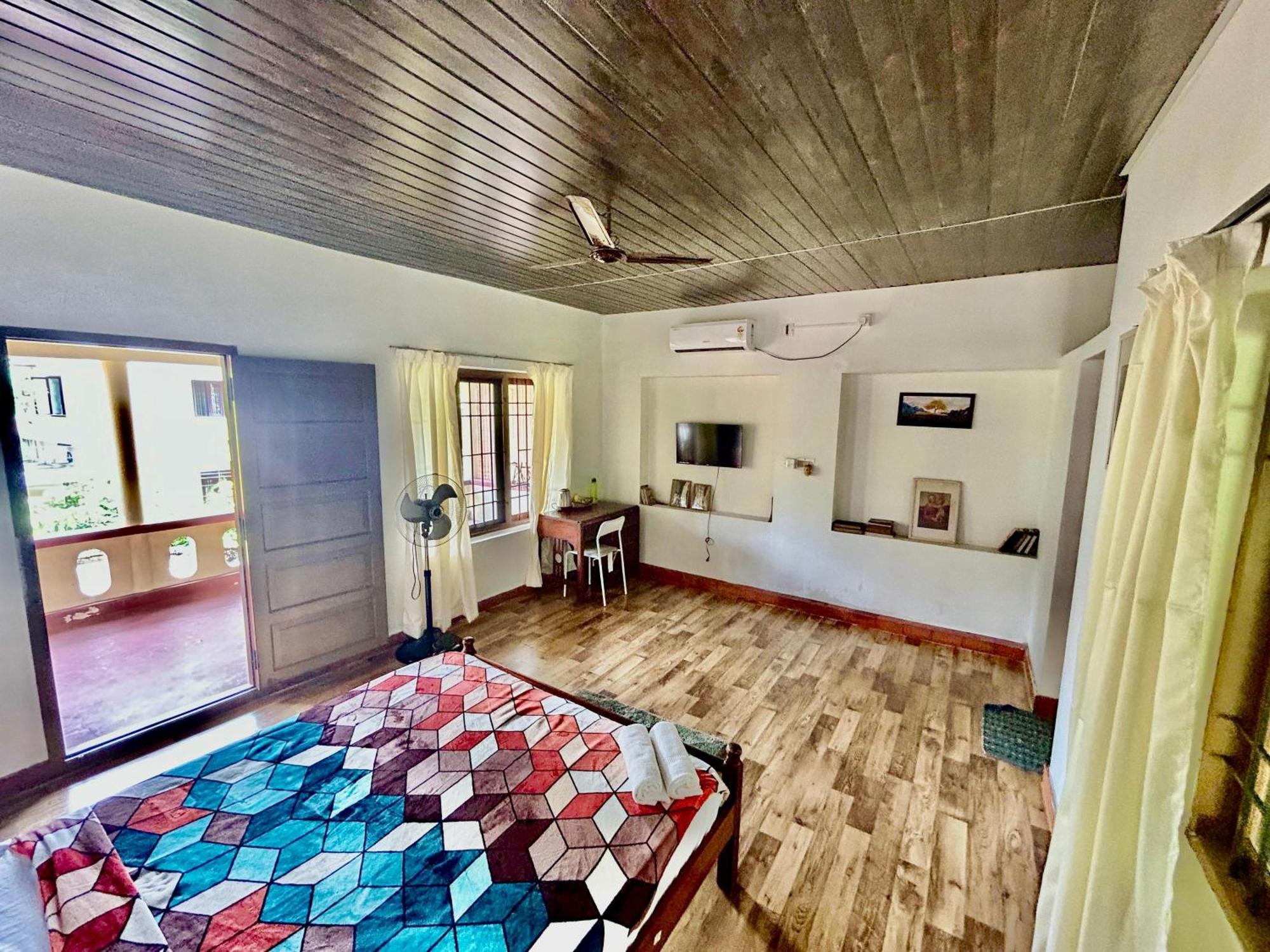 Mango Tree Guest house *