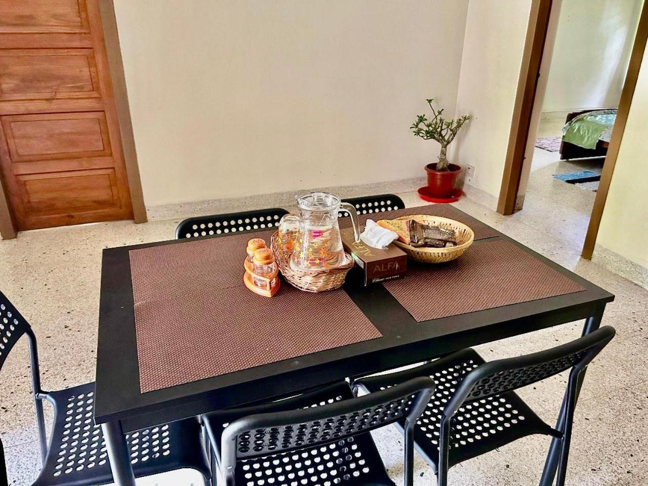 Mango Tree Guest house *